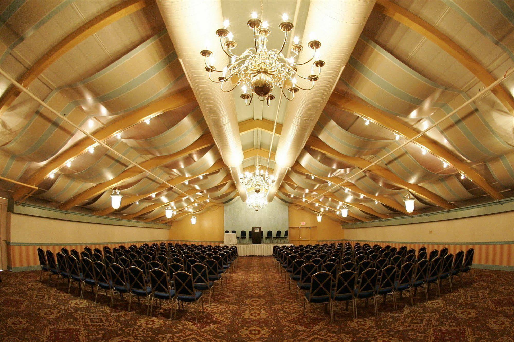E Hotel Banquet&Conference Center Edison Extérieur photo
